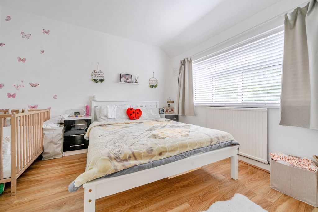 Property photo 2 of 6 Picture No. 22