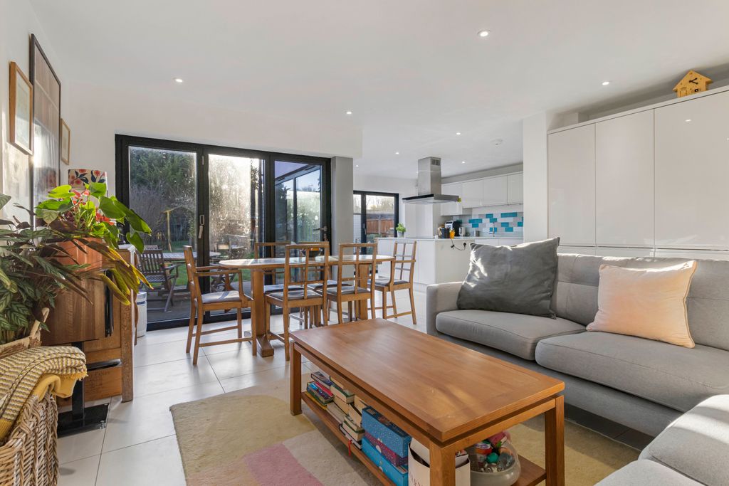 Property photo 2 of 34 2369038