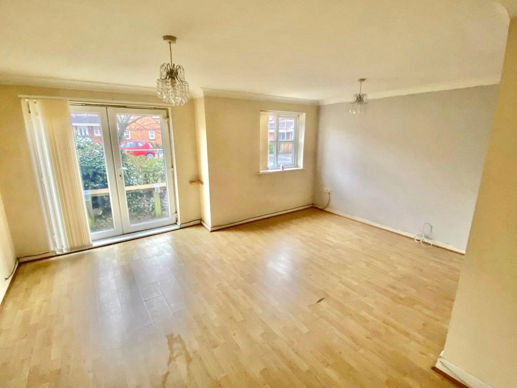 Property photo 2 of 11 Picture No. 23