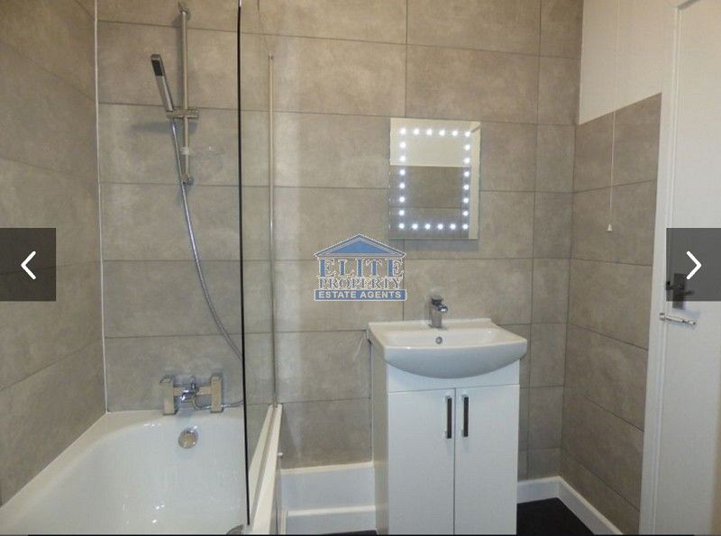 Property photo 3 of 7 Bathroom