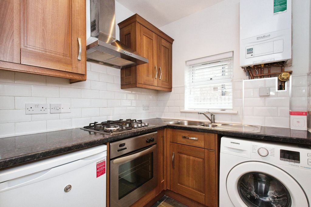 Property photo 2 of 14 Photo 1