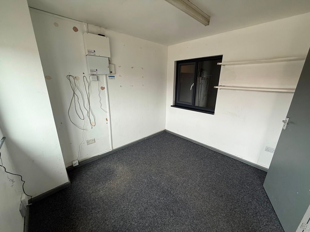 Property photo 3 of 4