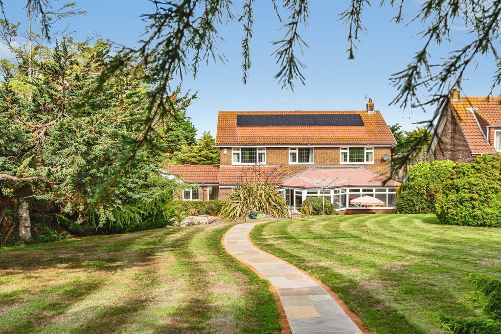 Property photo 1 of 32