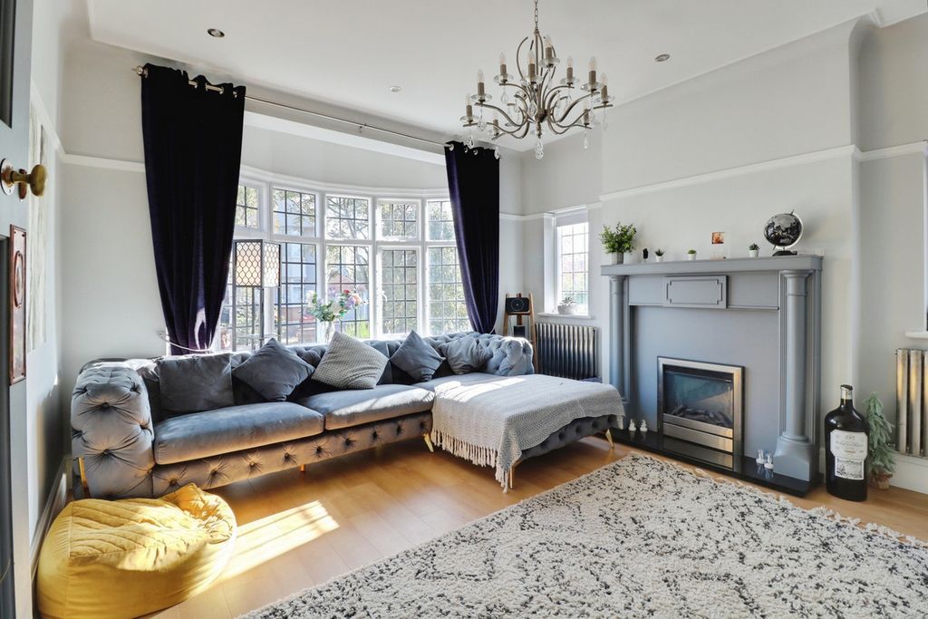 Property photo 3 of 29