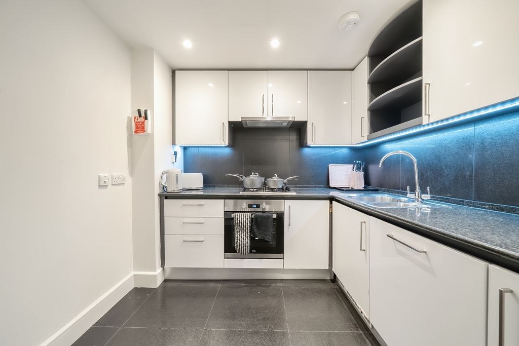 Property photo 3 of 30 Kitchen