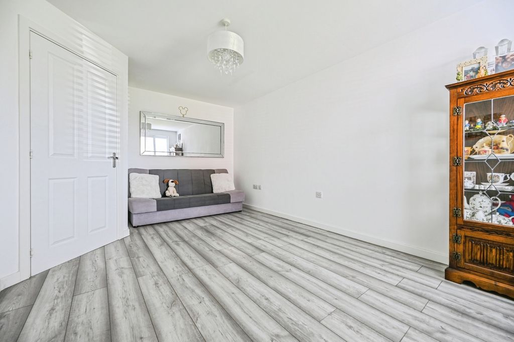 Property photo 2 of 15 Pbox-Img.Jpg