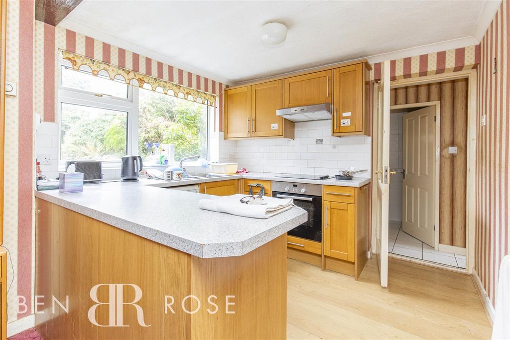 Property photo 2 of 18 Kitchen/Diner