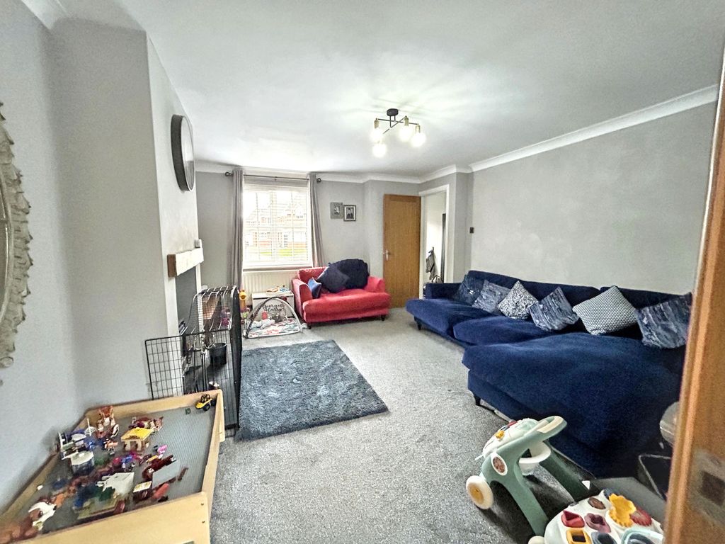 Property photo 3 of 21