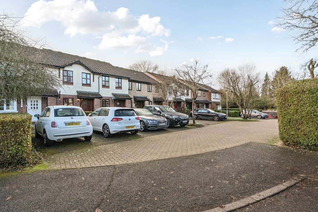 Property photo 1 of 18 1397669-24-696A22...