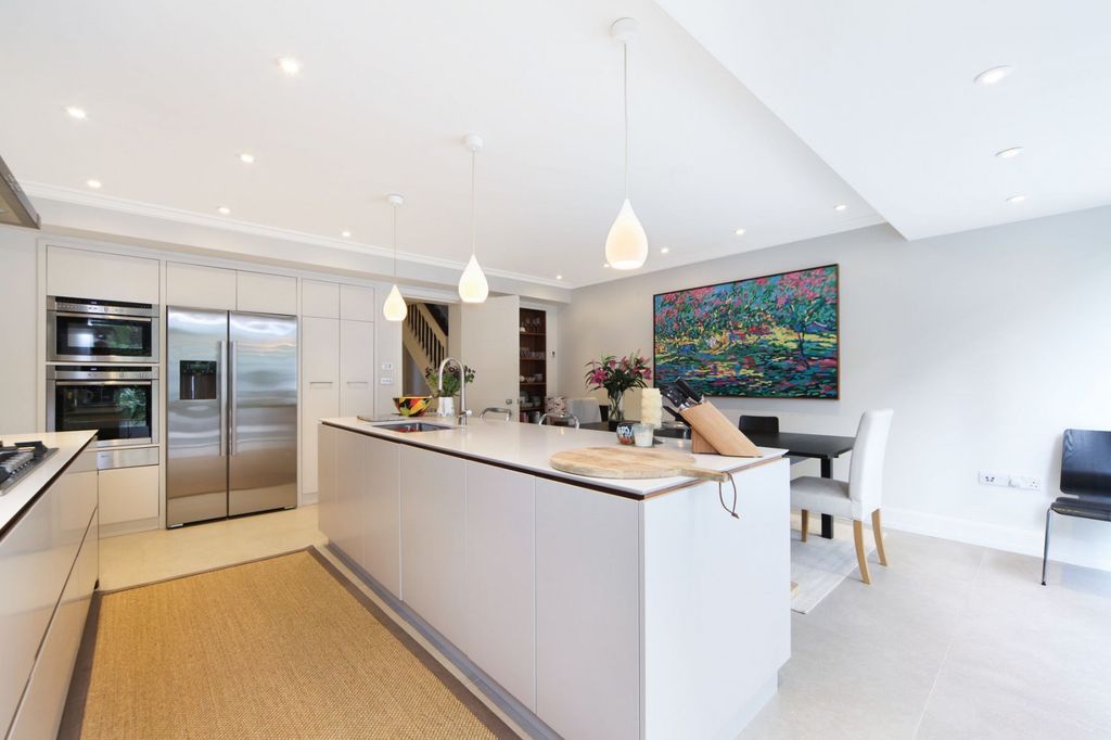 Property photo 2 of 13 Kitchen Dining Room