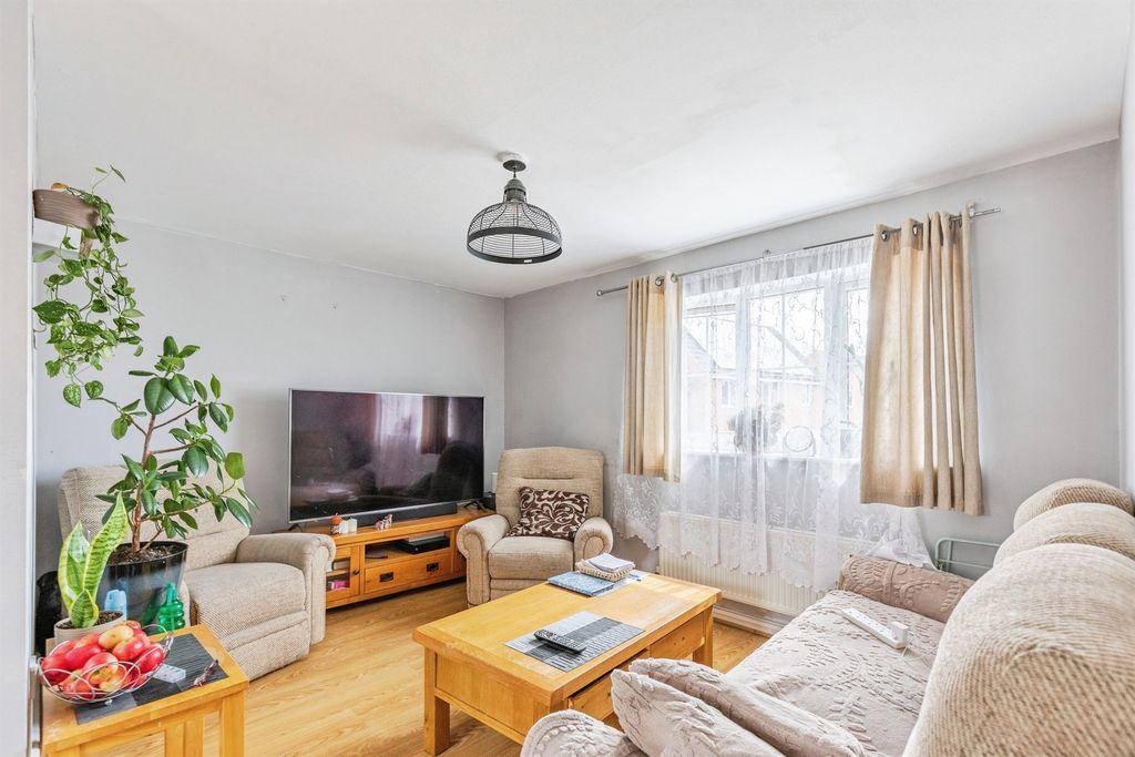 Property photo 2 of 16