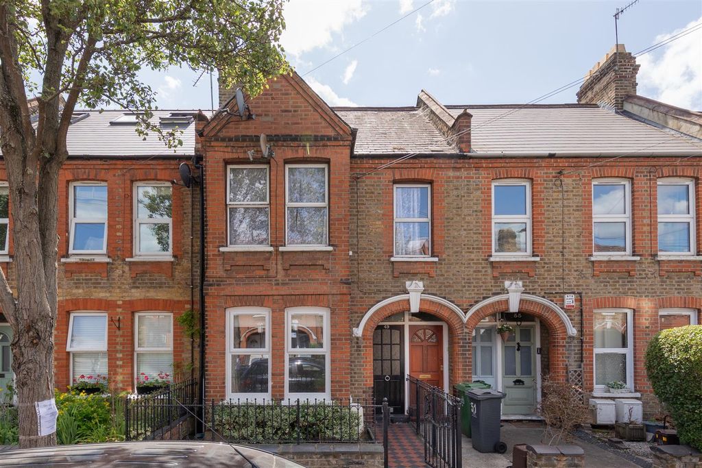 Property photo 1 of 11 Hibbert Road E17