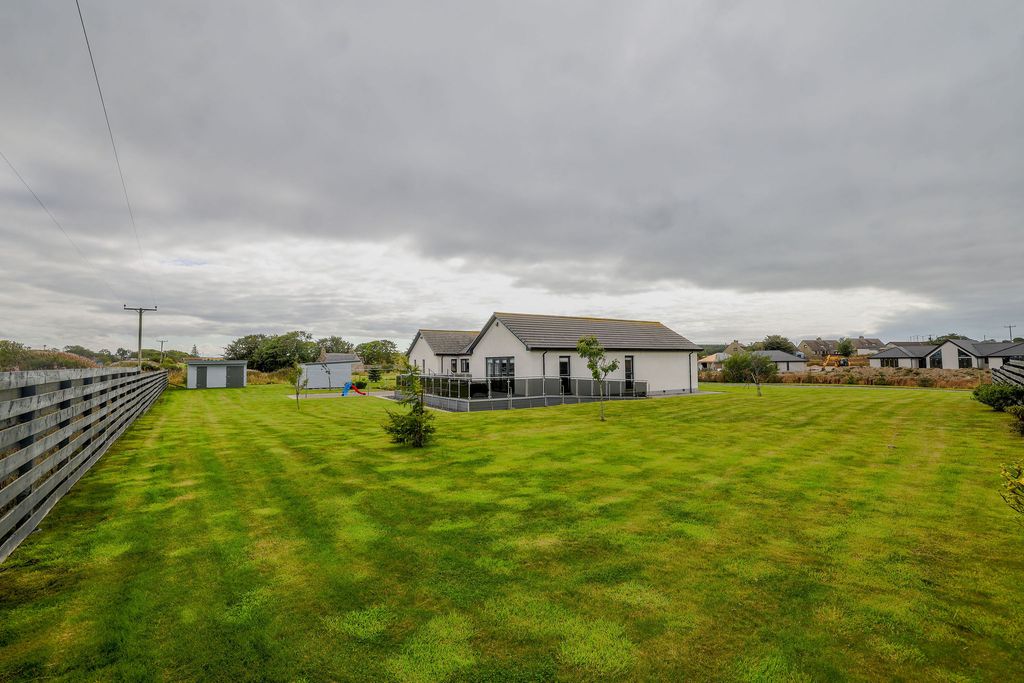 Property photo 2 of 26