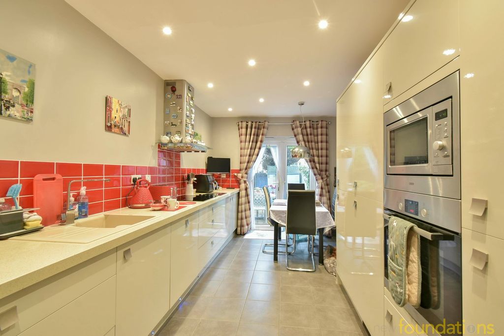 Property photo 1 of 14