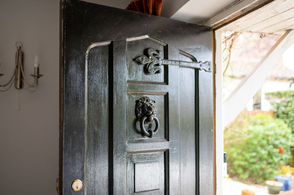 Property photo 2 of 31