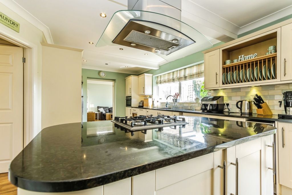 Property photo 2 of 57 Pbox-Img.Jpg