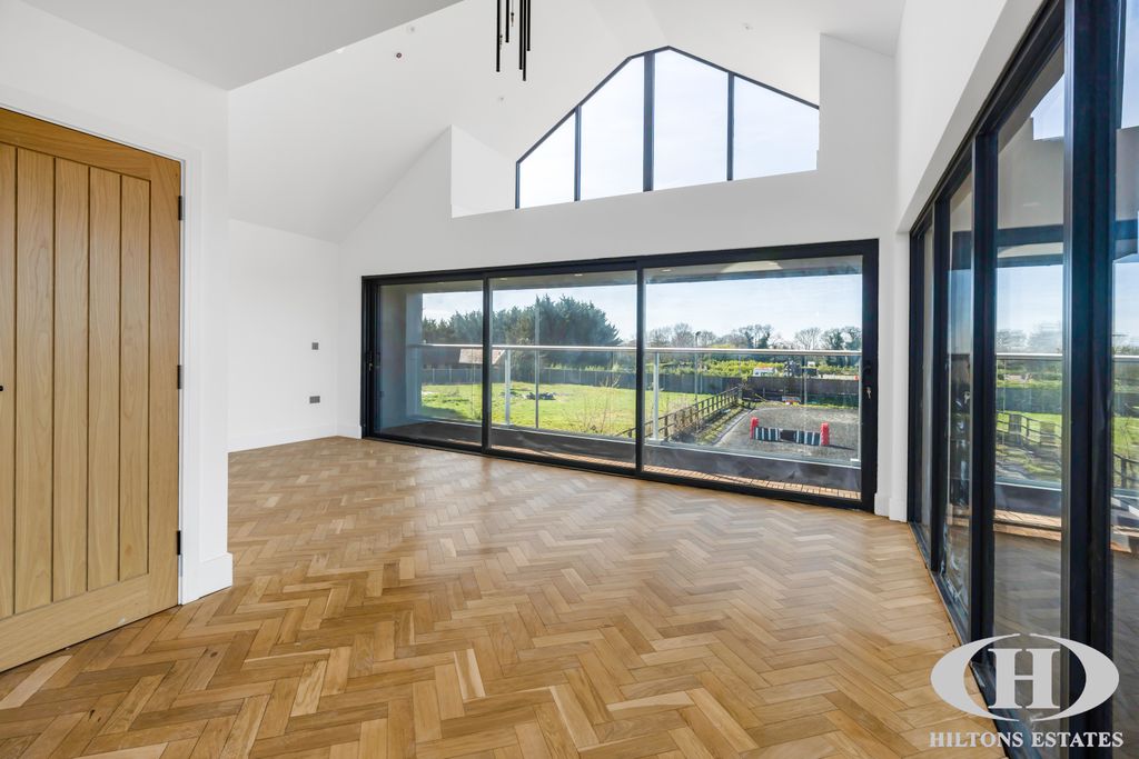 Property photo 3 of 23