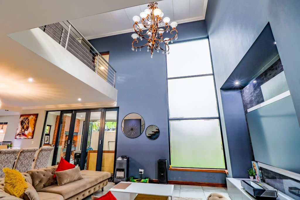 Property photo 1 of 44 Cn1714414