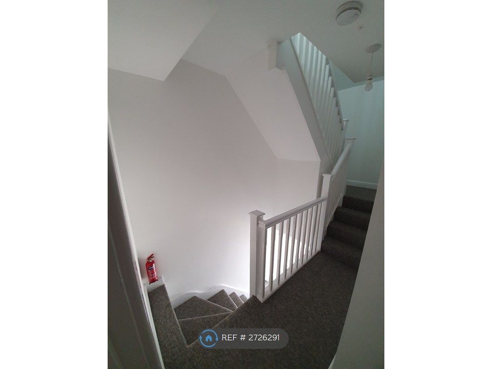 Property photo 3 of 24 Hallway/Stairs