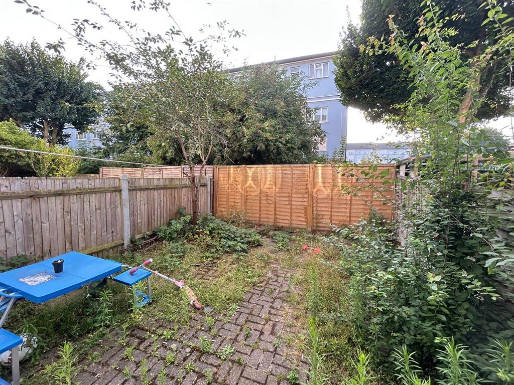 Property photo 2 of 13 17 Moorfield Road (7).Jpeg
