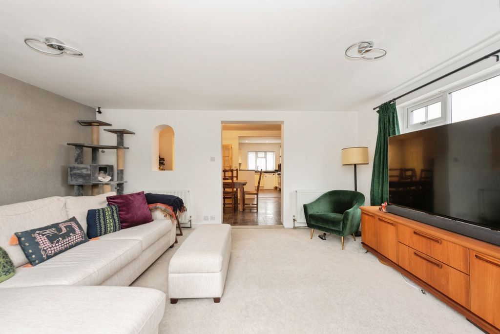 Property photo 3 of 16 Reception