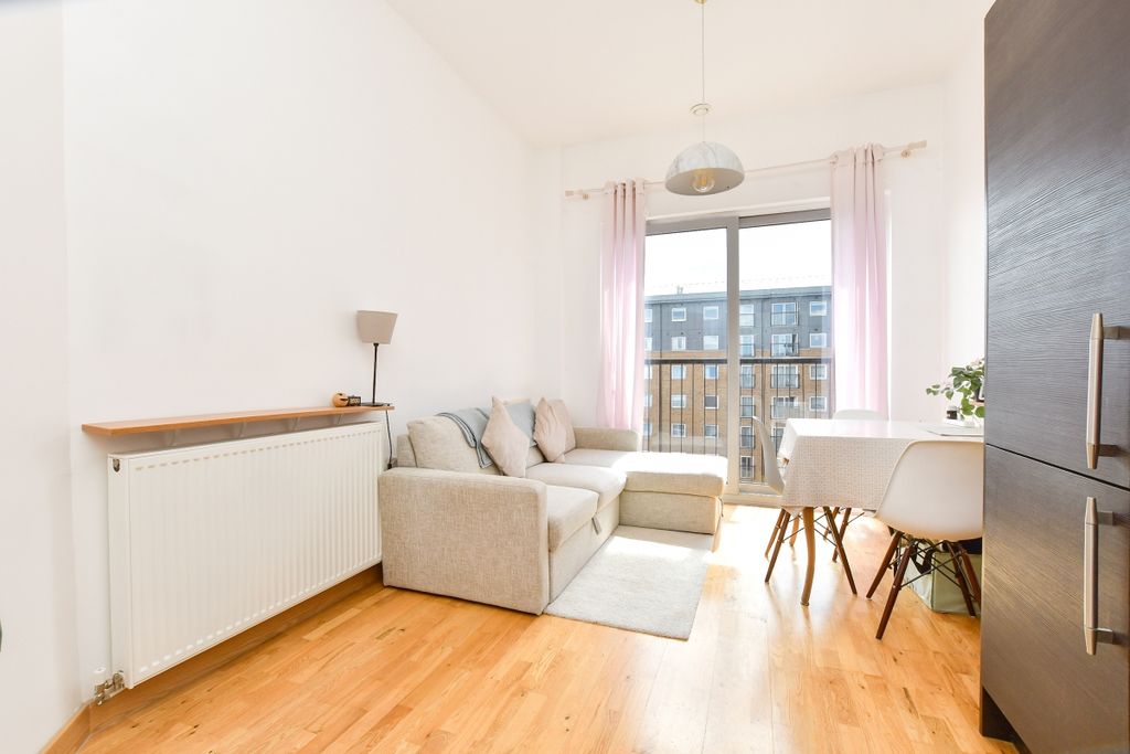 Property photo 2 of 8 901Hly55