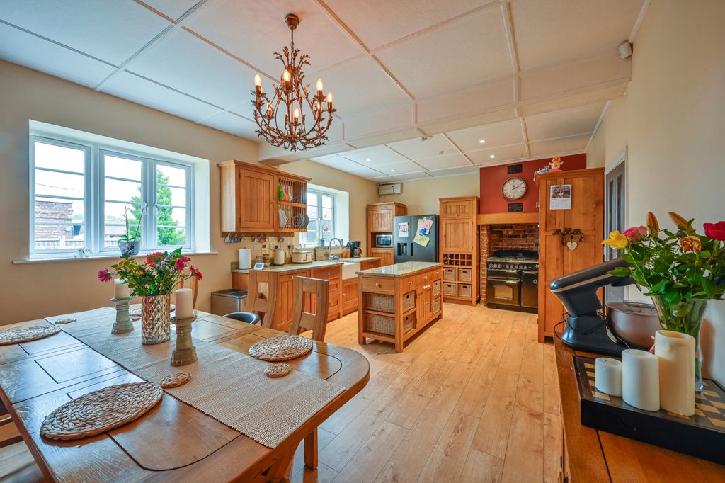 Property photo 2 of 28 Gcg-8