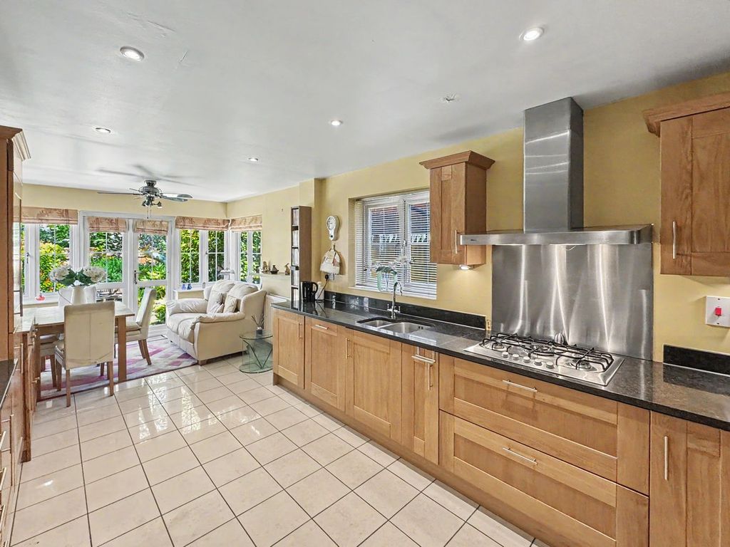 Property photo 3 of 16