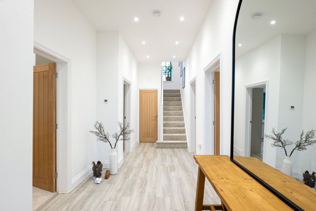 Property photo 3 of 16 Hallway