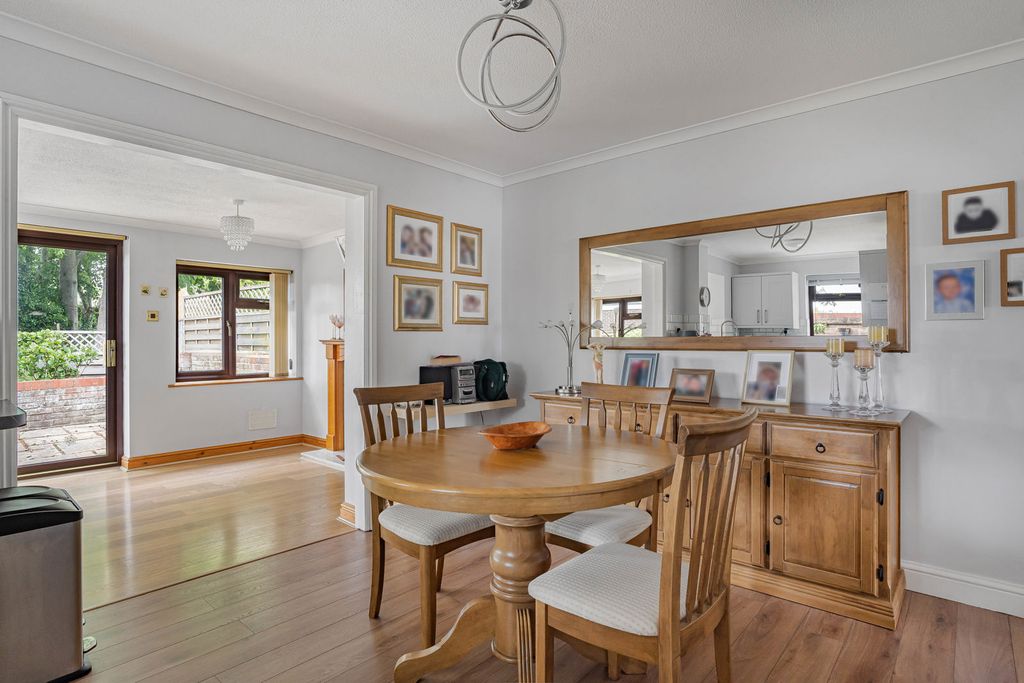 Property photo 2 of 19 Kitchen/Dining Room