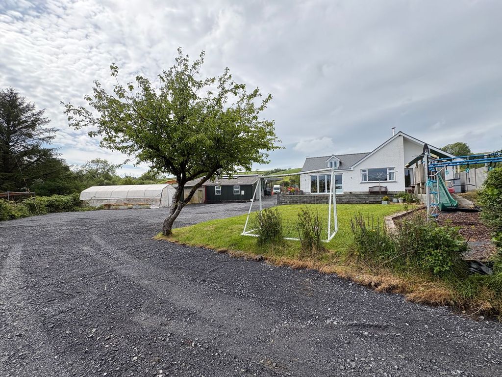 Property photo 2 of 36