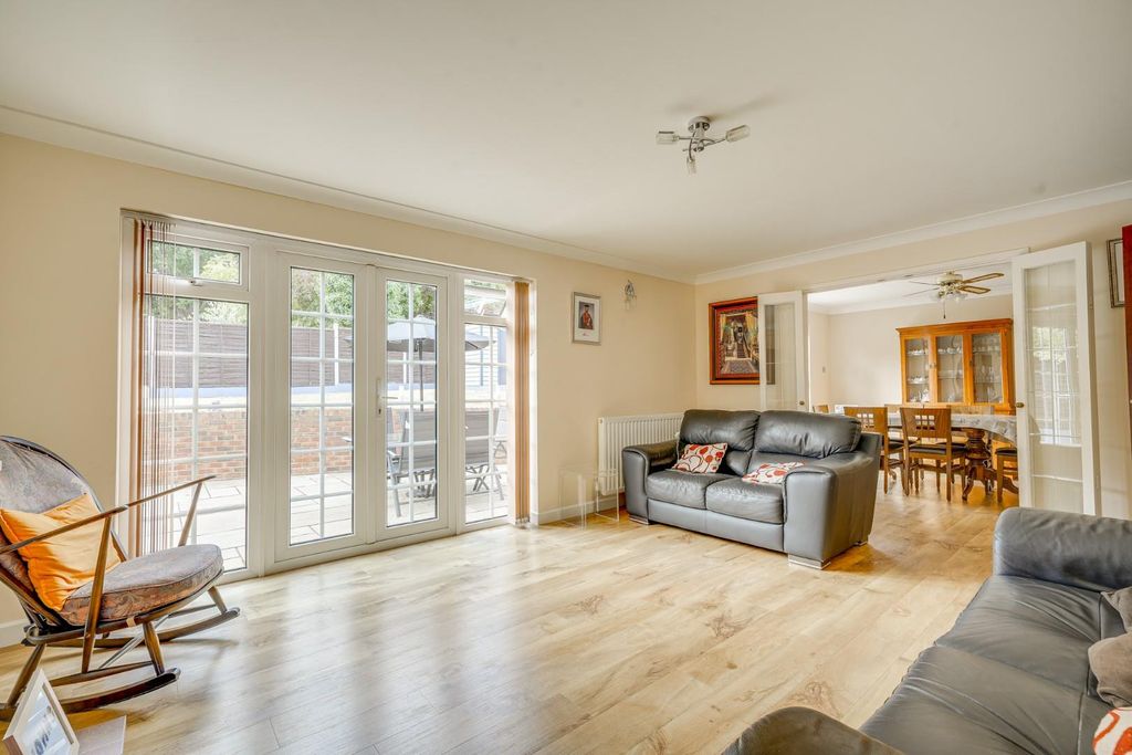 Property photo 2 of 24