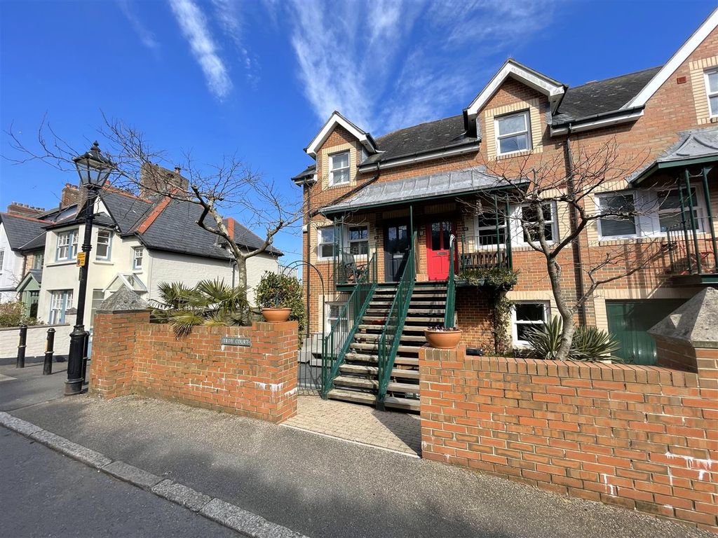 Property photo 3 of 36 Main Photo.Jpg