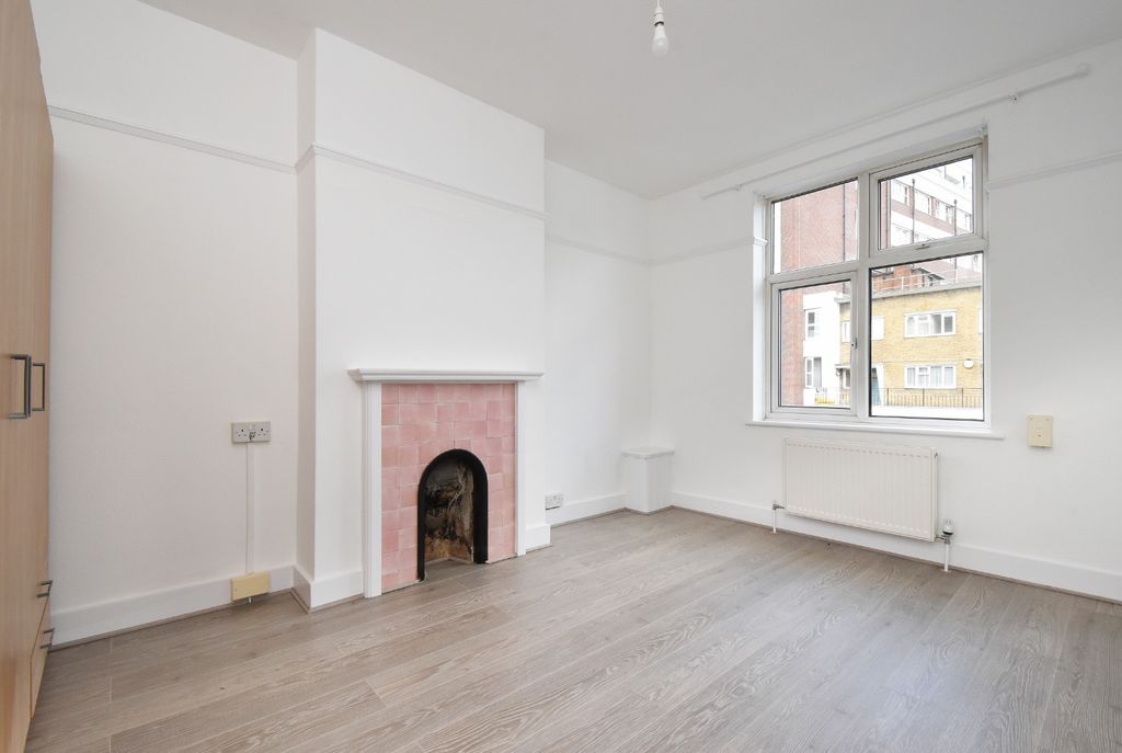 Property photo 2 of 8 5188361