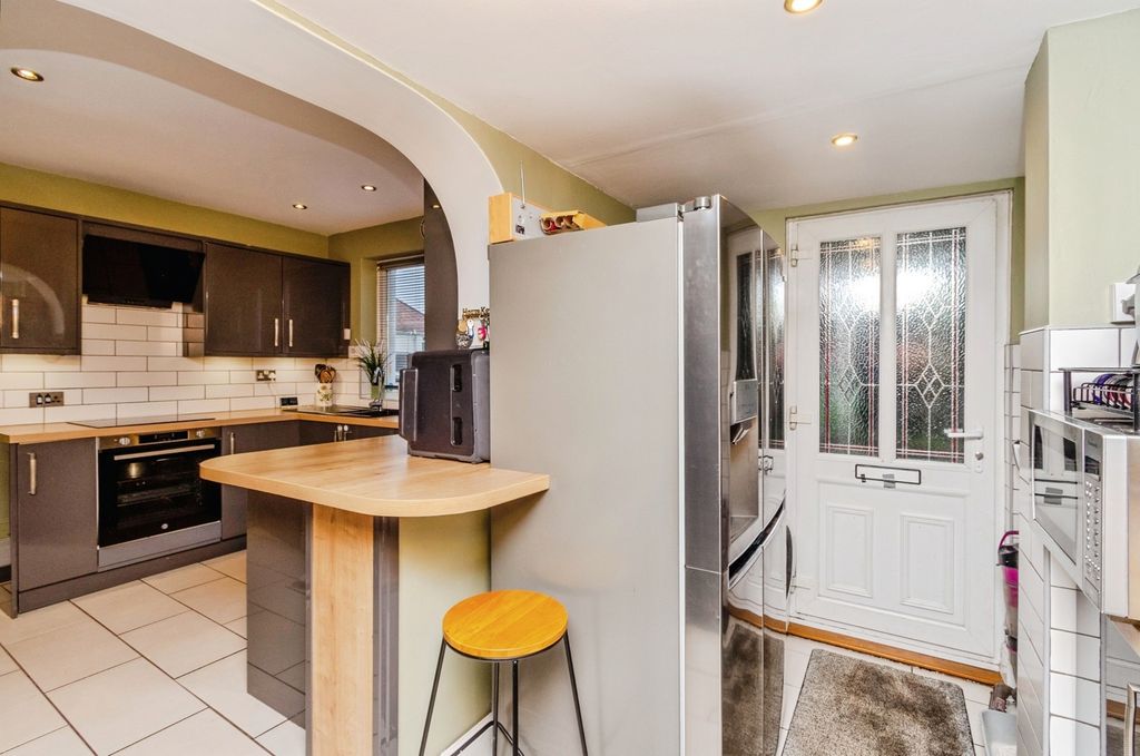 Property photo 3 of 26 Pbox-Img.Jpg