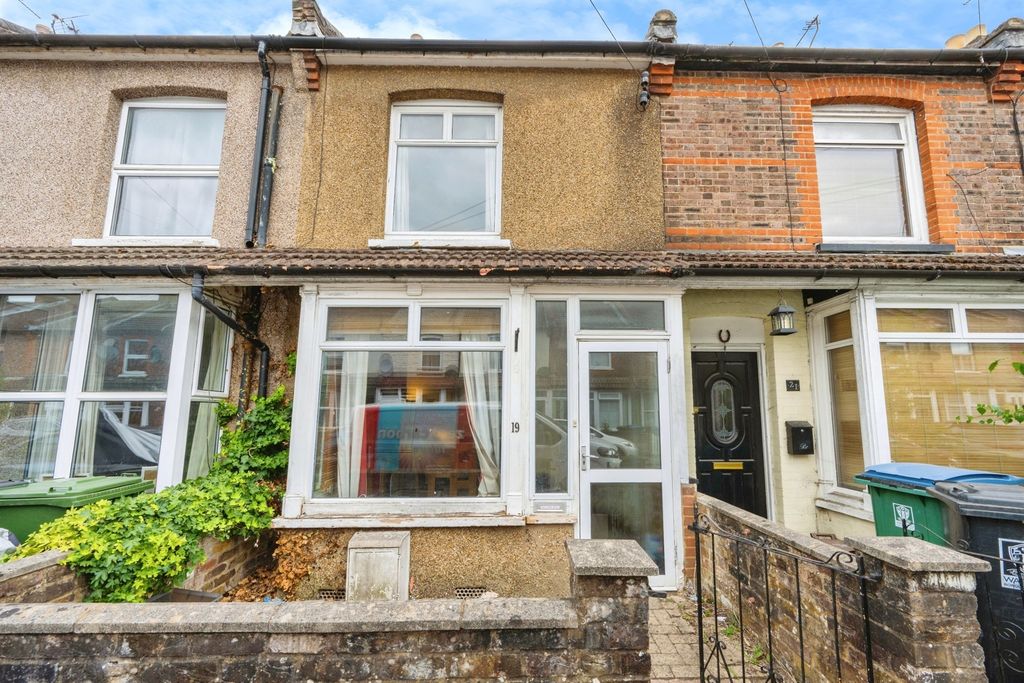 Property photo 1 of 17
