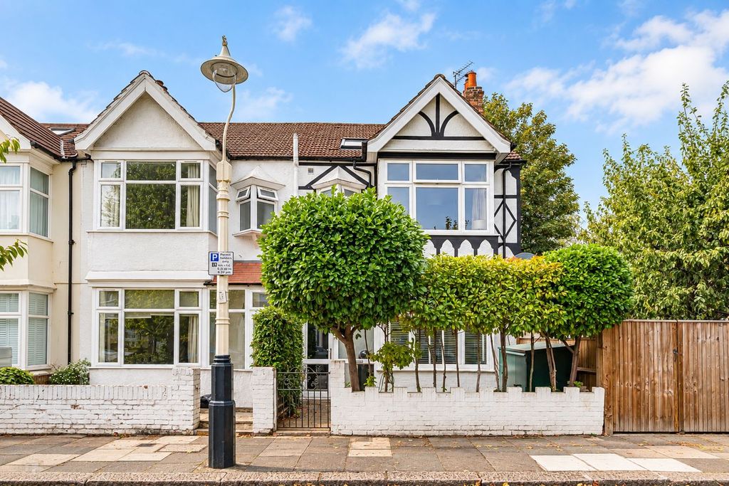 Property photo 1 of 12