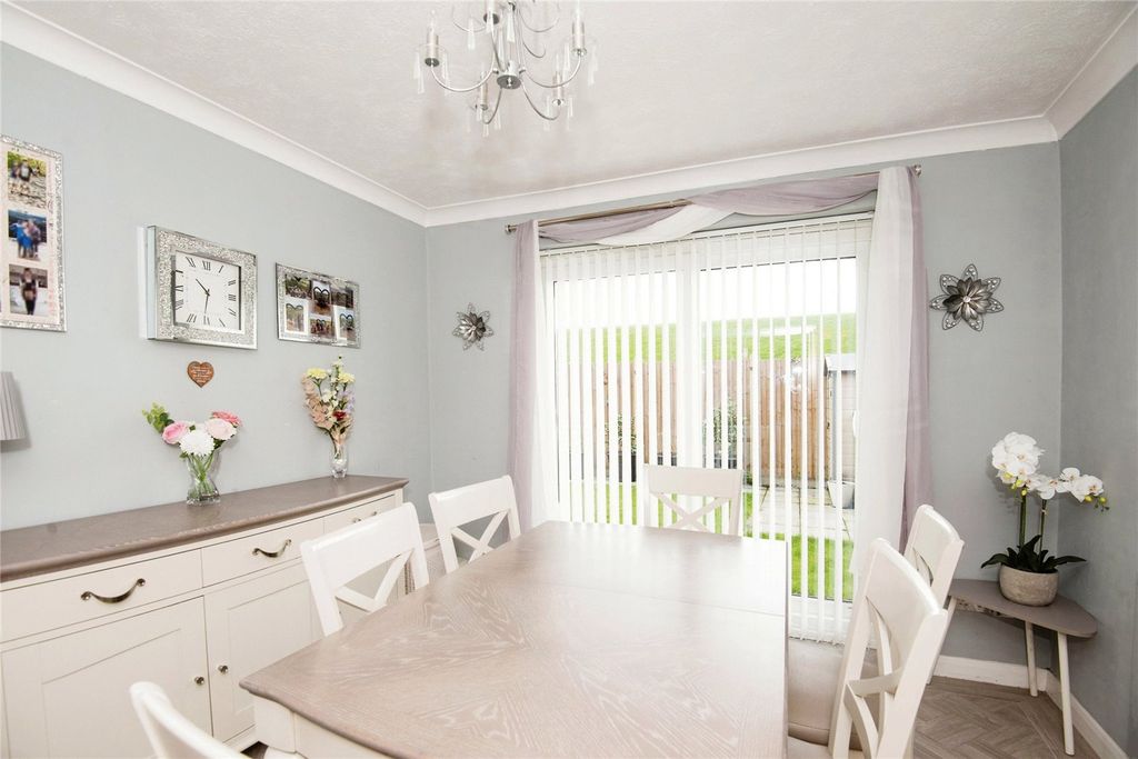 Property photo 3 of 15 Dining Room