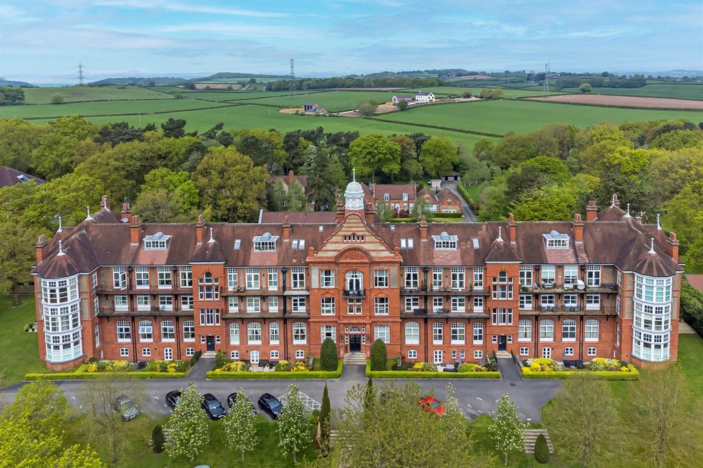 Property photo 1 of 12 (Main)