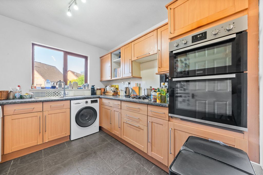 Property photo 3 of 35