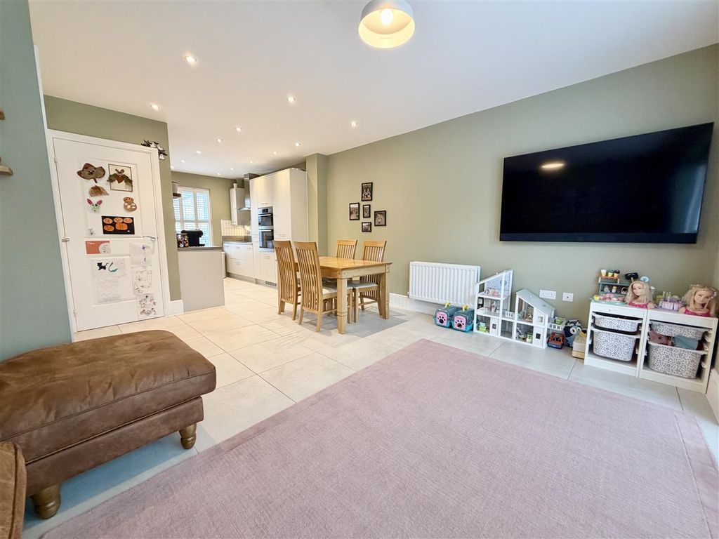 Property photo 2 of 29