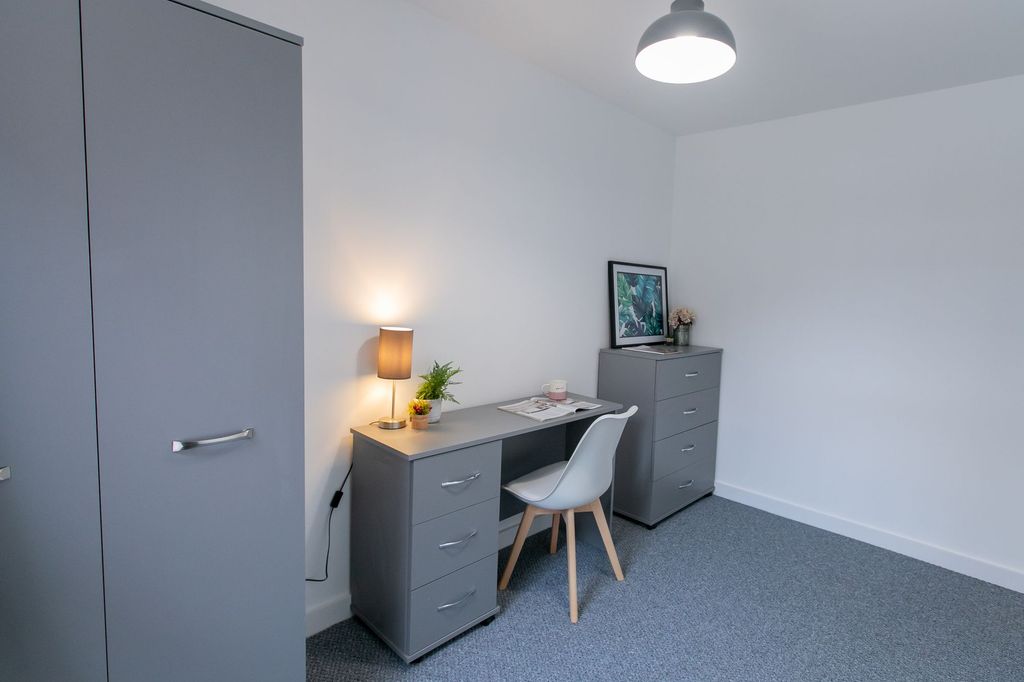 Property photo 2 of 8 Photo 11