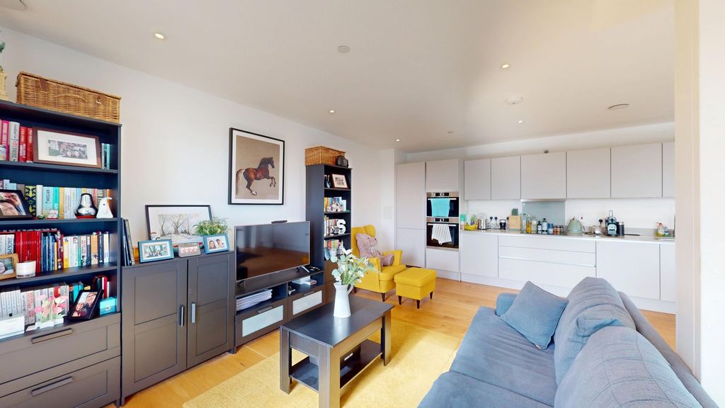 Property photo 2 of 12