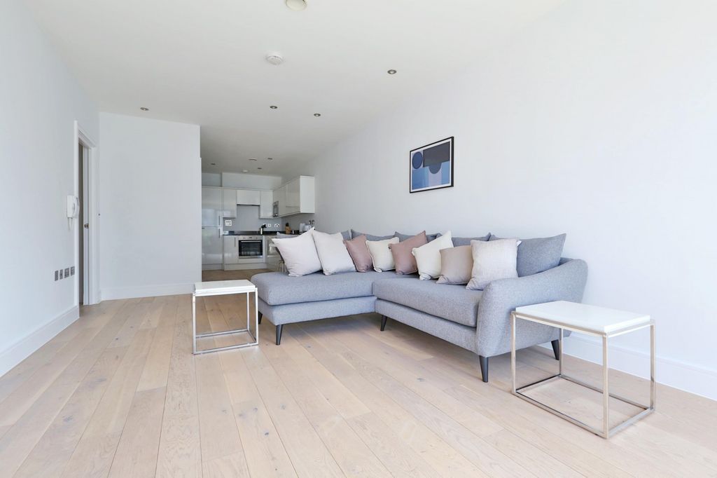 Property photo 2 of 11 Reception