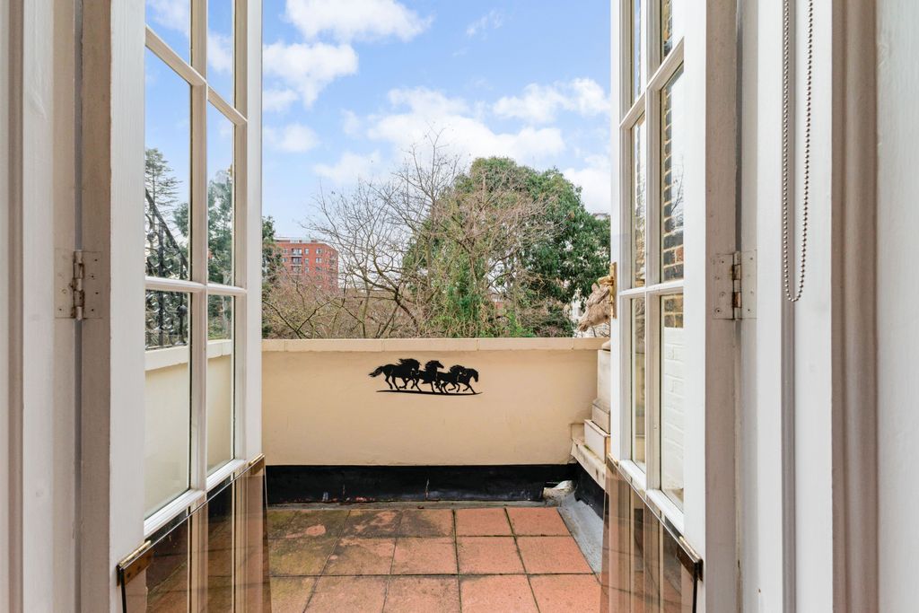 Property photo 3 of 7