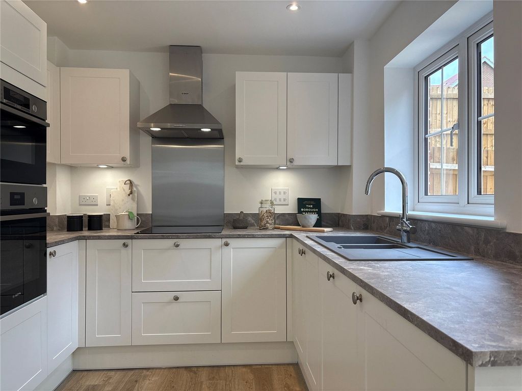 Property photo 2 of 15 Picture No. 33