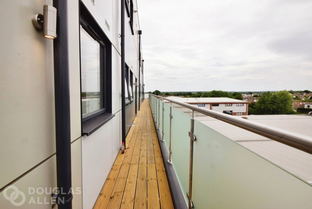 Property photo 1 of 6 Balcony