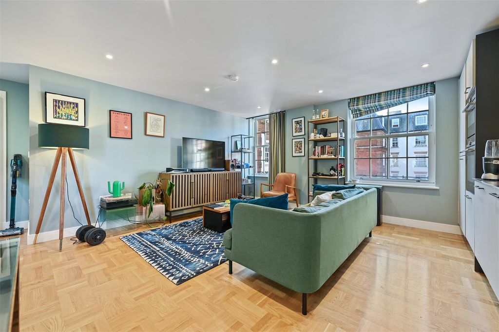 Property photo 3 of 11 Garland Court