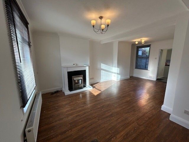 Property photo 2 of 7 Lounge/Diner View 1