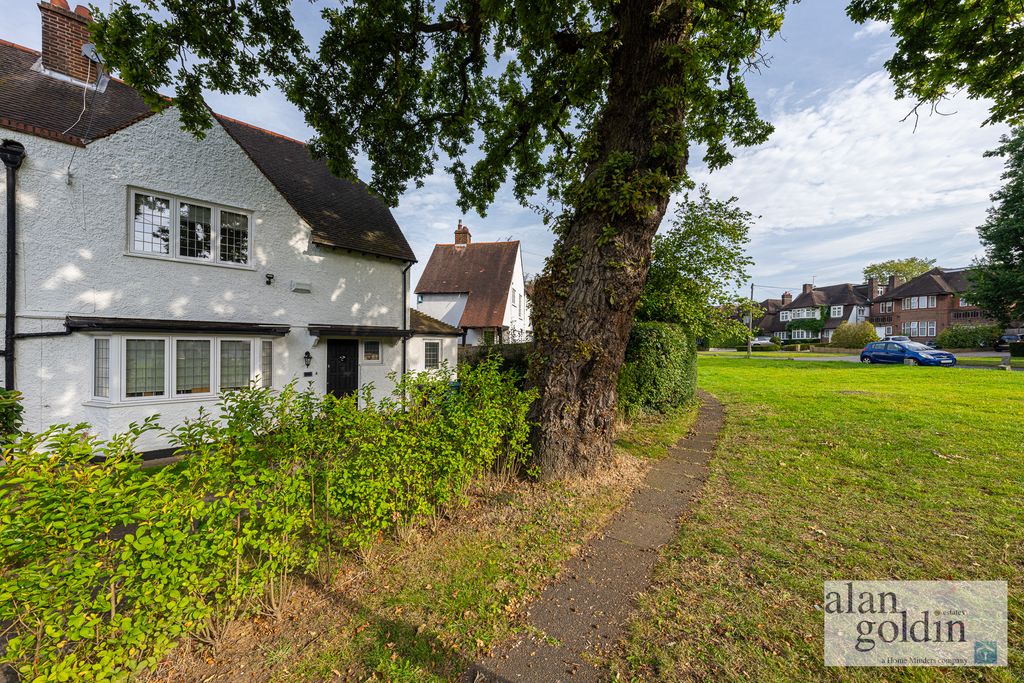 Property photo 2 of 12